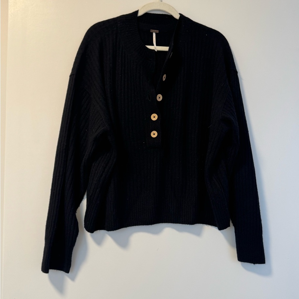 Free People • Black cashmere sweater